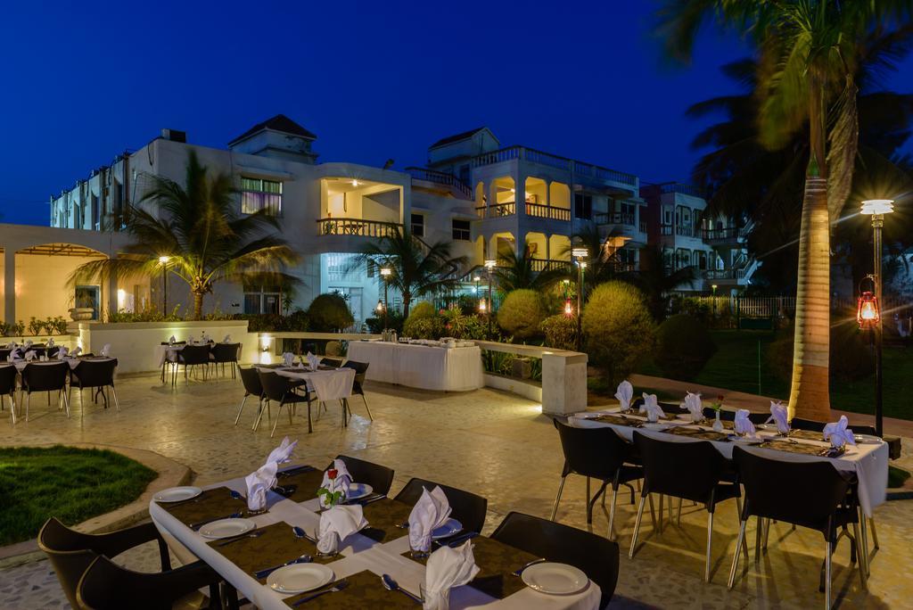 Quality Inn Palms Gāndhīdhām Exteriör bild