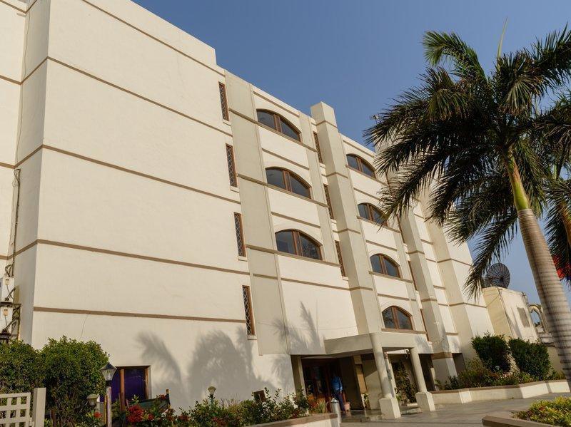 Quality Inn Palms Gāndhīdhām Exteriör bild
