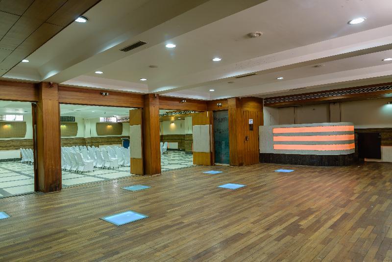 Quality Inn Palms Gāndhīdhām Exteriör bild