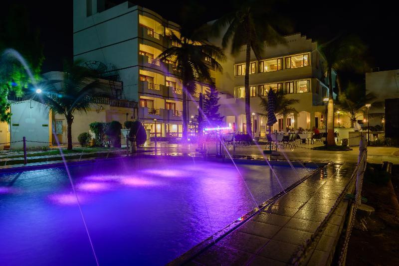Quality Inn Palms Gāndhīdhām Exteriör bild