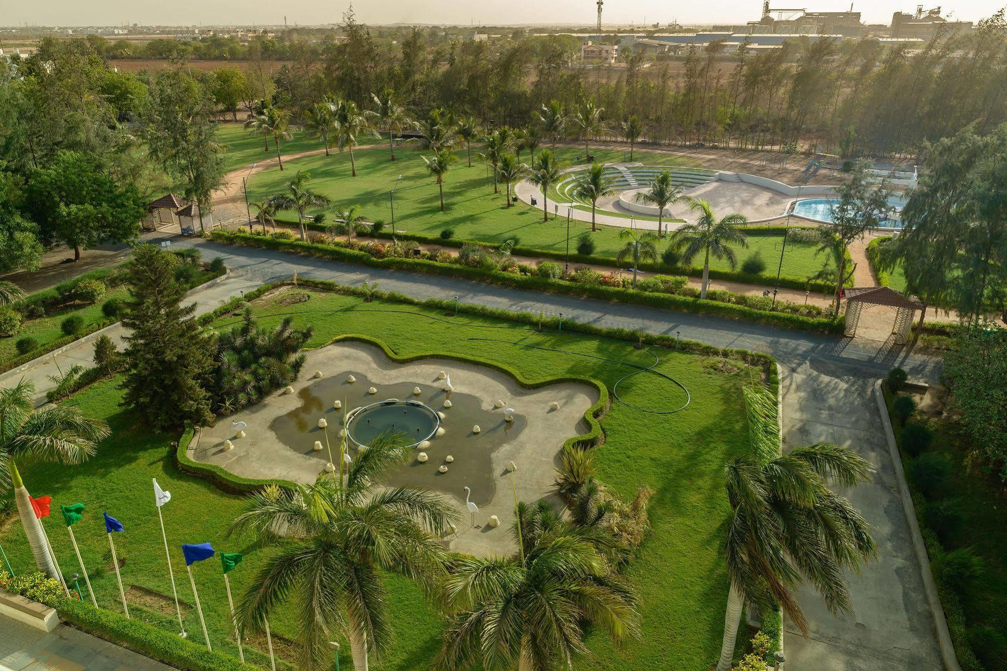Quality Inn Palms Gāndhīdhām Exteriör bild